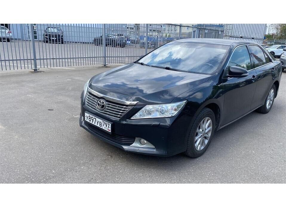 Toyota Camry 2.5 AT (181 л.с.)