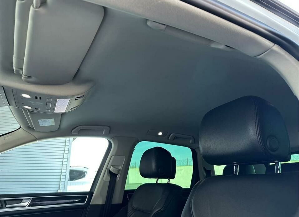 Volkswagen Touareg 3.0d AT (245 л.с.) 4WD
