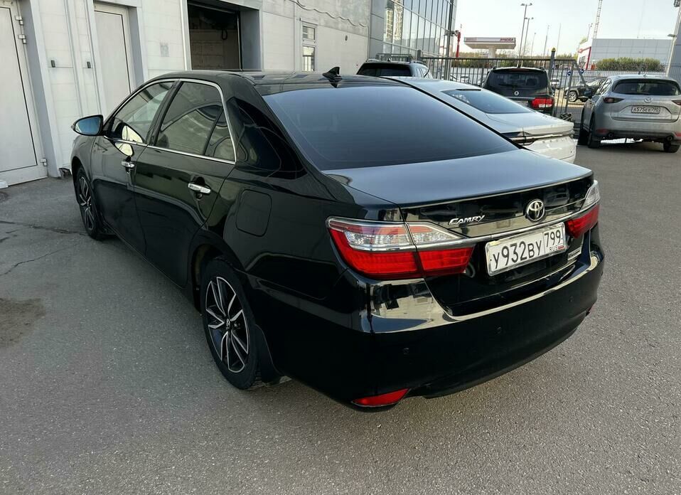 Toyota Camry 2.5 AT (181 л.с.)