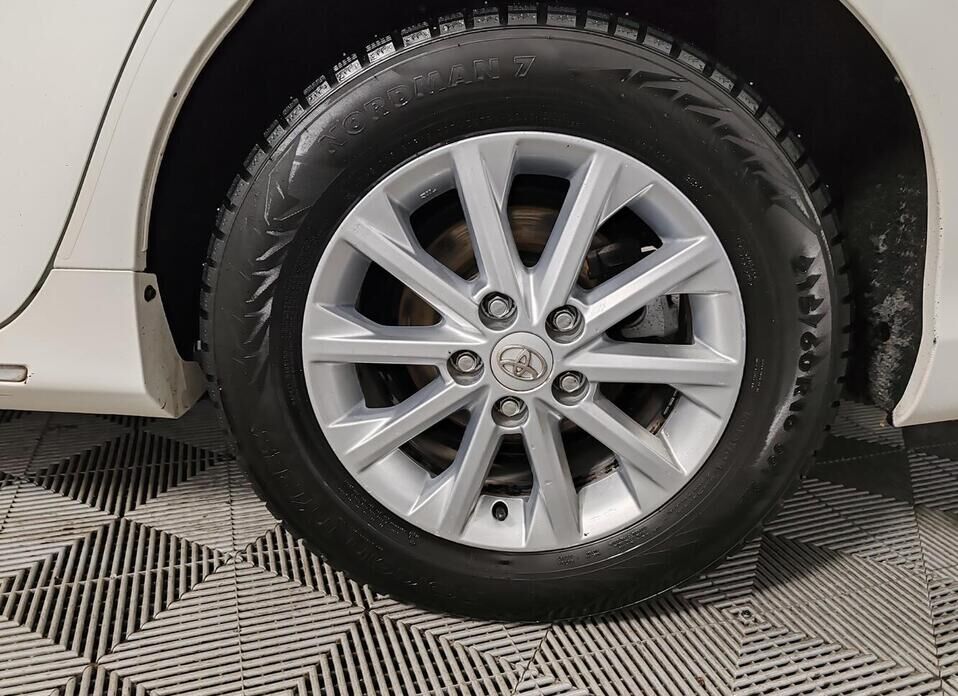 Toyota Camry, VII (XV50) 2.5 AT (181 л.с.)