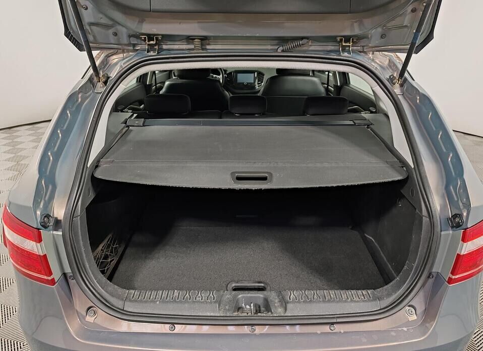 LADA (ВАЗ) Vesta, I SW 1.8 AMT (122 л.с.)