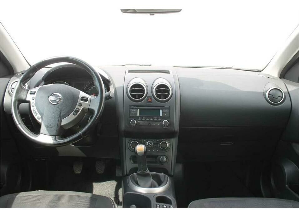 Nissan Qashqai 1.6 MT (114 л.с.)