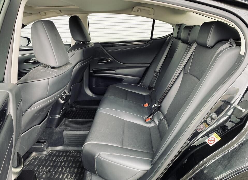 Lexus ES, VII 250 2.5 AT (200 л.с.)