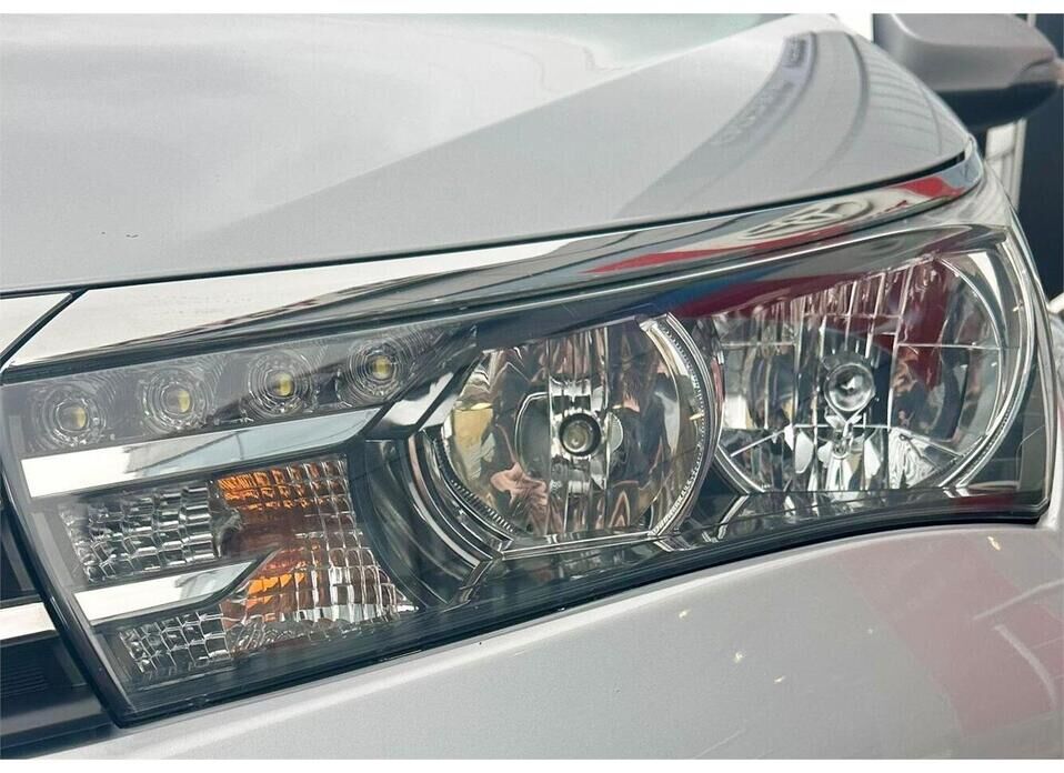 Toyota Corolla, XI (E160, E170, E180) 1.6 CVT (122 л.с.)