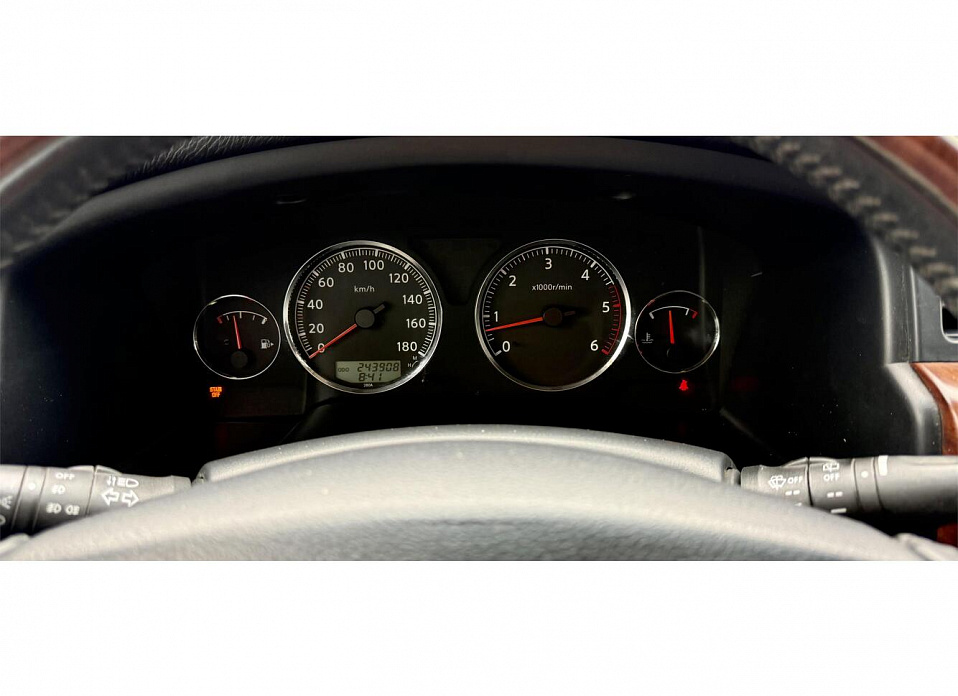 Nissan Patrol, V (Y61) Рестайлинг 3.0d AT (160 л.с.) 4WD