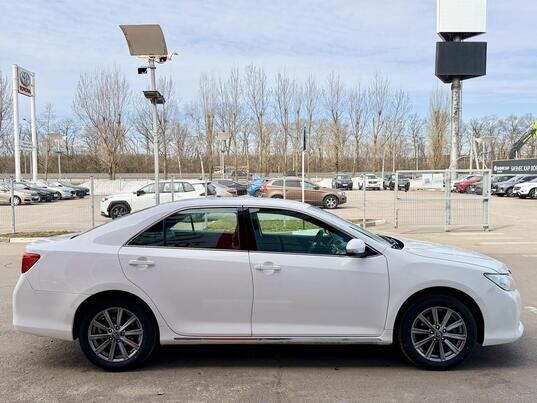 Toyota Camry, 2014&nbsp;г., 178&nbsp;800&nbsp;км