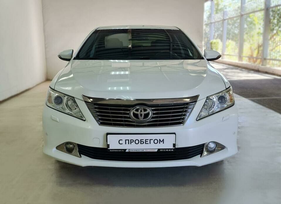 Toyota Camry 2.5 AT (181 л.с.)