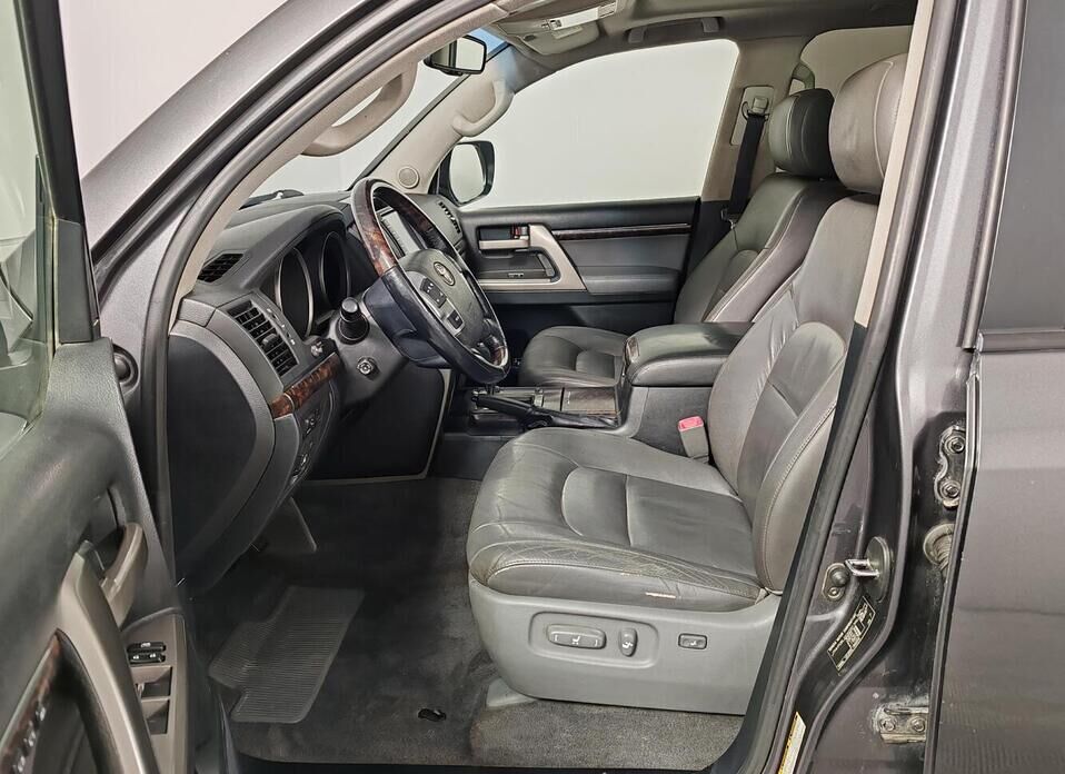 Toyota Land Cruiser, 200 Series 4.7 AT (288 л.с.) 4WD