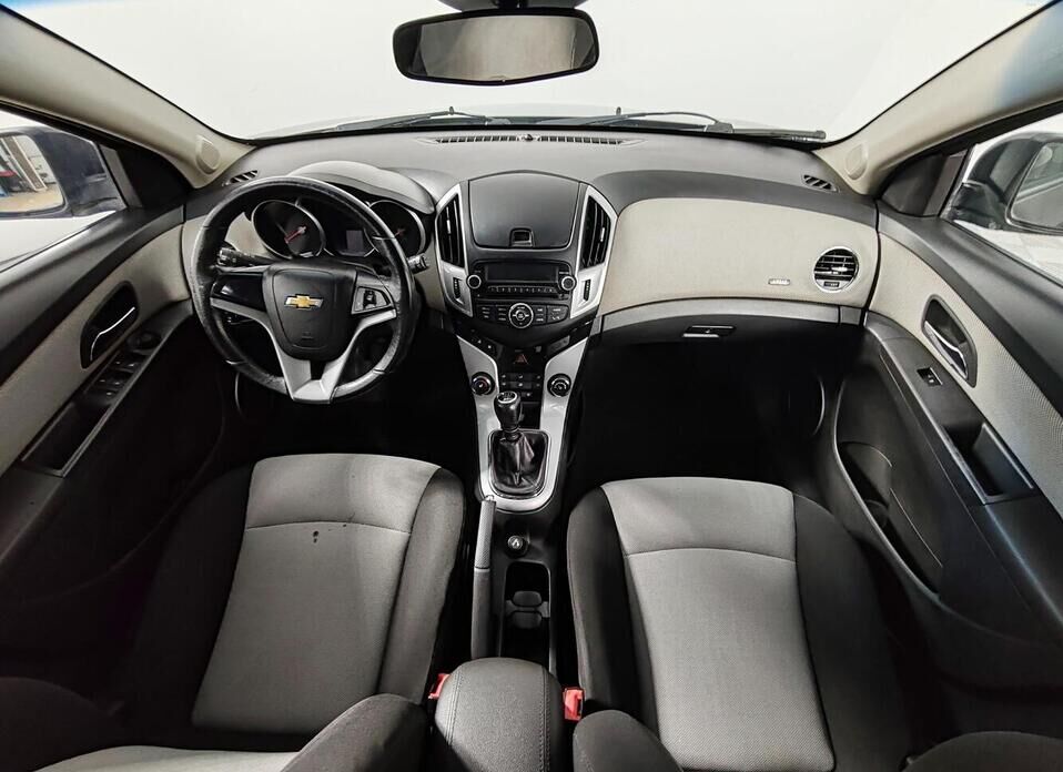 Chevrolet Cruze, I Рестайлинг 1.6 MT (109 л.с.)
