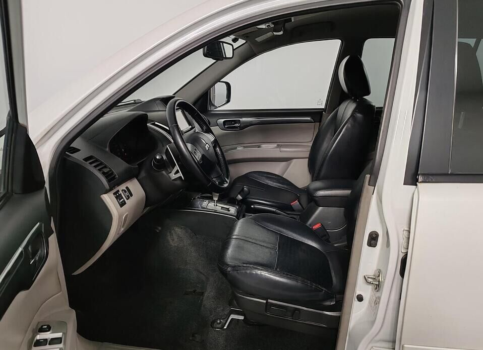 Mitsubishi Pajero Sport, II Рестайлинг 2.5d AT (178 л.с.) 4WD