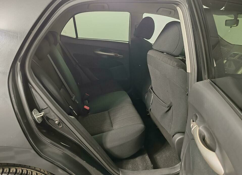 Toyota Auris 1.6 MT (124 л.с.)
