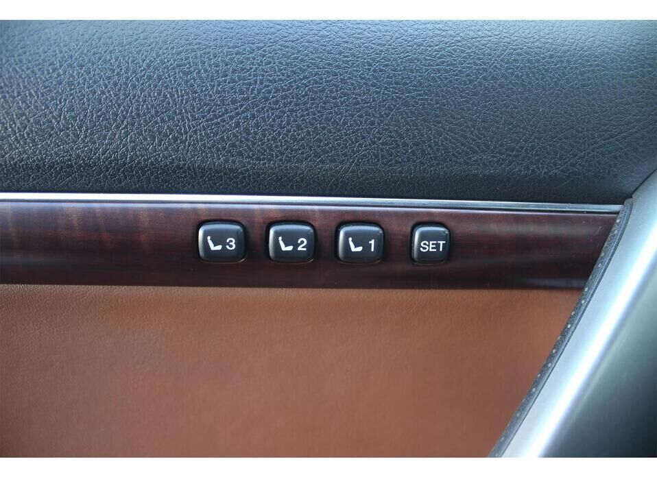 Toyota Land Cruiser, 200 Series Рестайлинг 1 4.5d AT (235 л.с.) 4WD