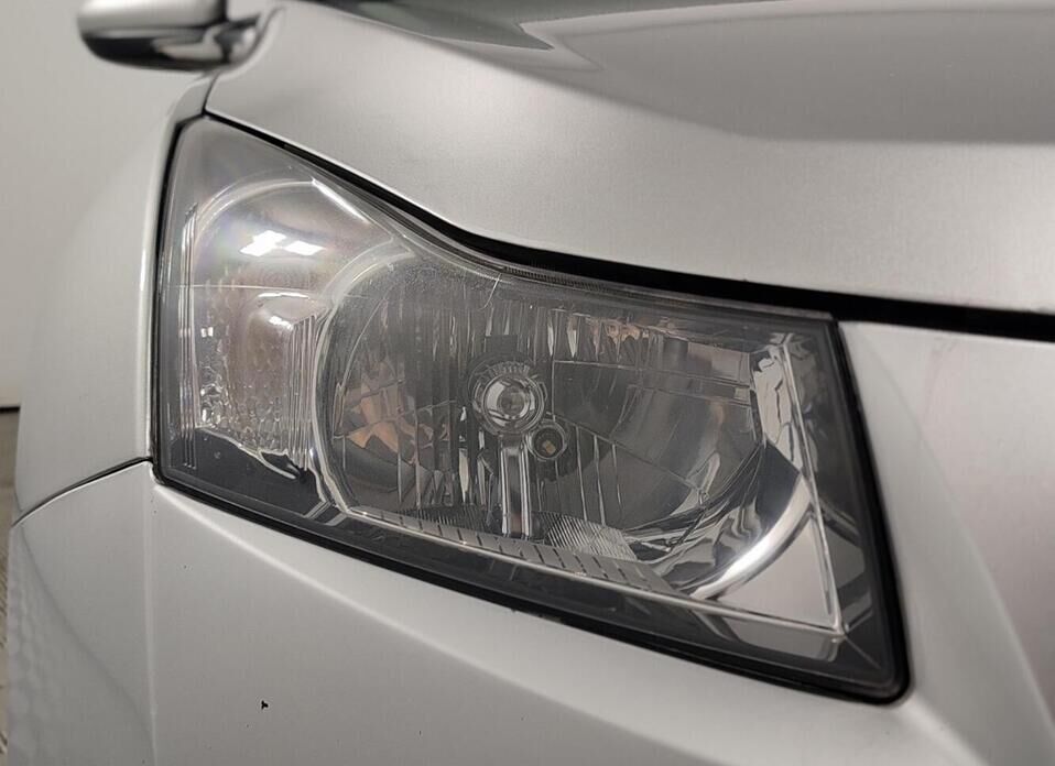 Chevrolet Cruze, I 1.6 MT (109 л.с.)
