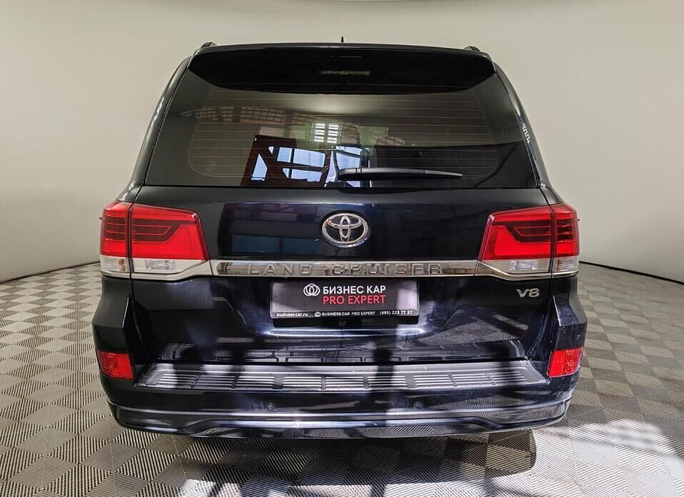 Toyota Land Cruiser, 200 Series Рестайлинг 2 4.6 AT (309 л.с.) 4WD