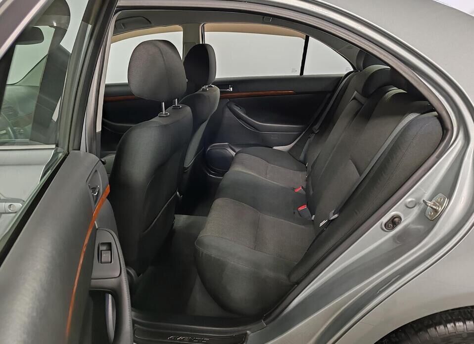 Toyota Avensis, II Рестайлинг 1.8 AT (129 л.с.)