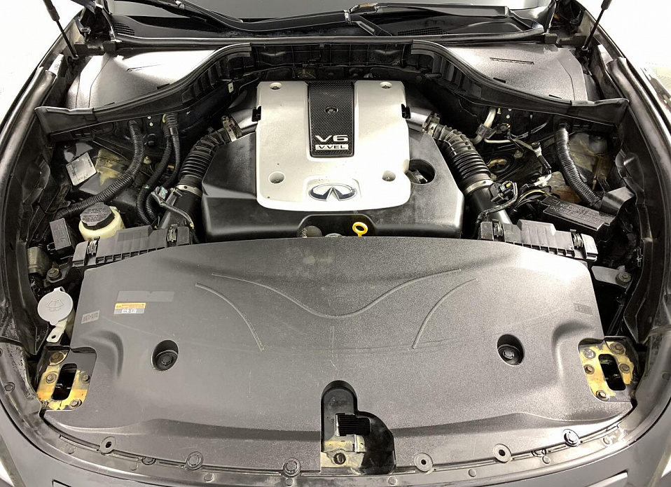 Infiniti Q70, I 3.7 AT (333 л.с.) 4WD