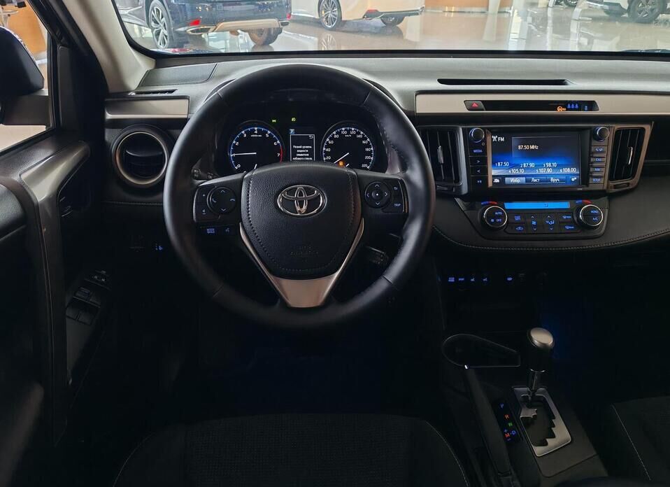 Toyota RAV4, IV (XA40) Рестайлинг 2.0 CVT (146 л.с.) 4WD