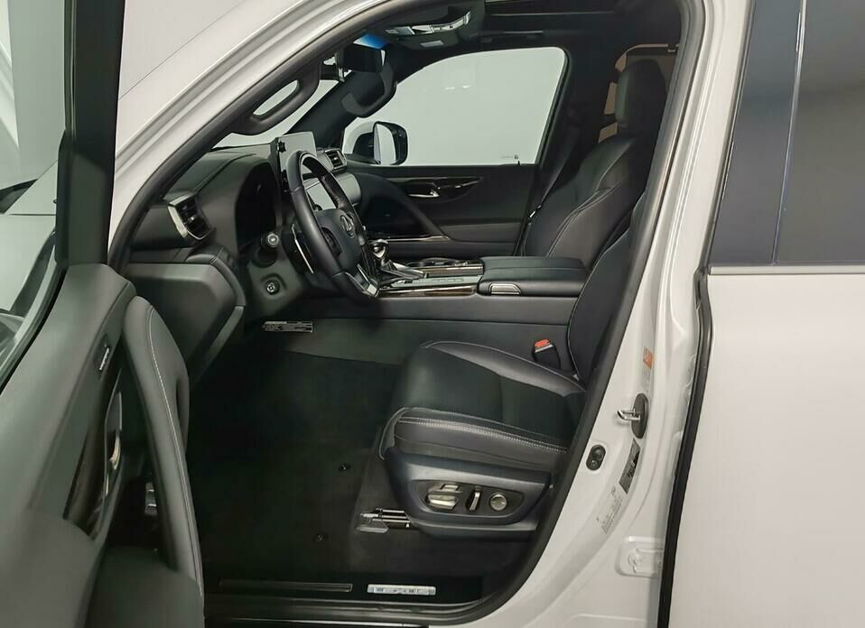 Lexus LX 600 3.5 AT (415 л.с.) 4WD
