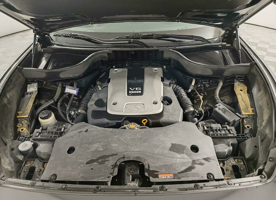 Infiniti FX FX37 3.7 AT (333 л.с.) 4WD