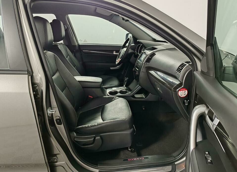 Kia Sorento 2.2d AT (197 л.с.) 4WD