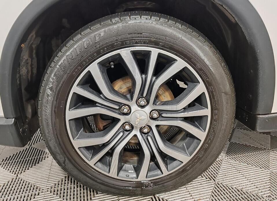 Mitsubishi Outlander, III Рестайлинг 2 2.0 CVT (146 л.с.) 4WD