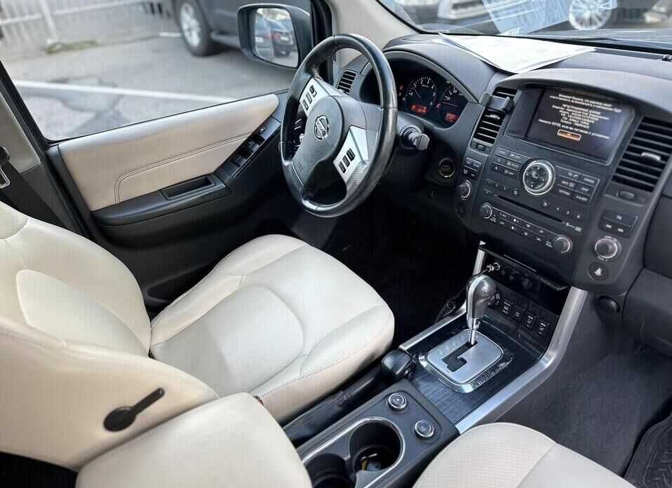 Nissan Pathfinder 2.5d AT (190 л.с.) 4WD