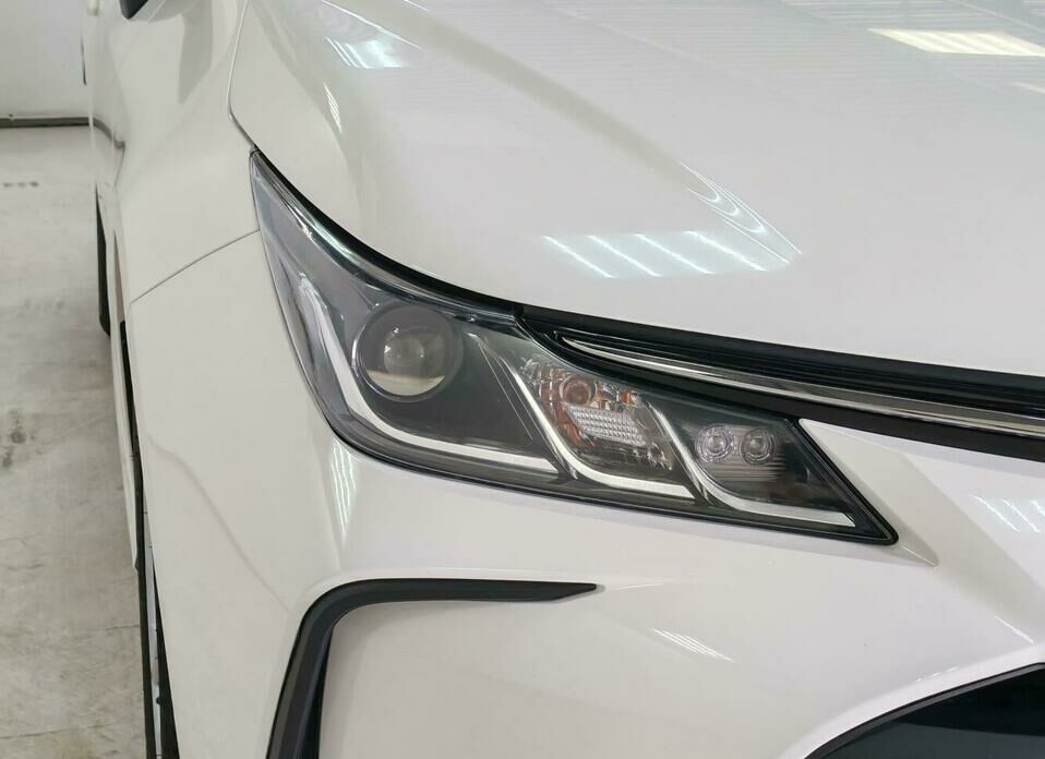 Toyota Corolla 1.6 CVT (122 л.с.)