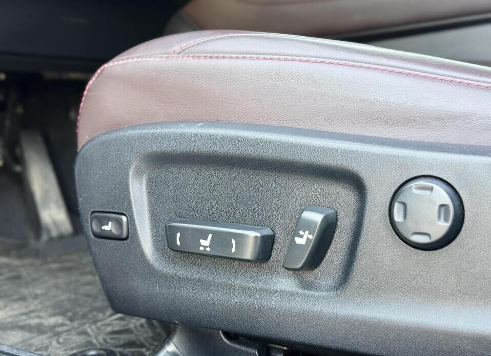 Lexus RX, IV Рестайлинг 300 2.0 AT (238 л.с.) 4WD