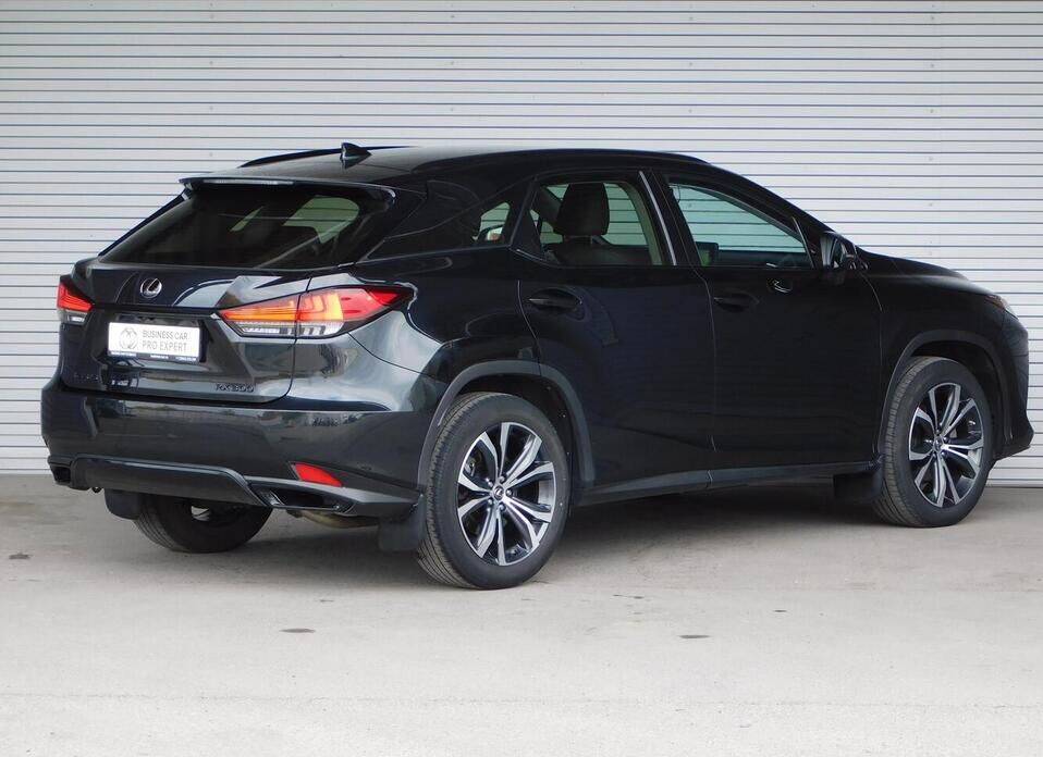 Lexus RX, IV Рестайлинг 300 2.0 AT (238 л.с.) 4WD