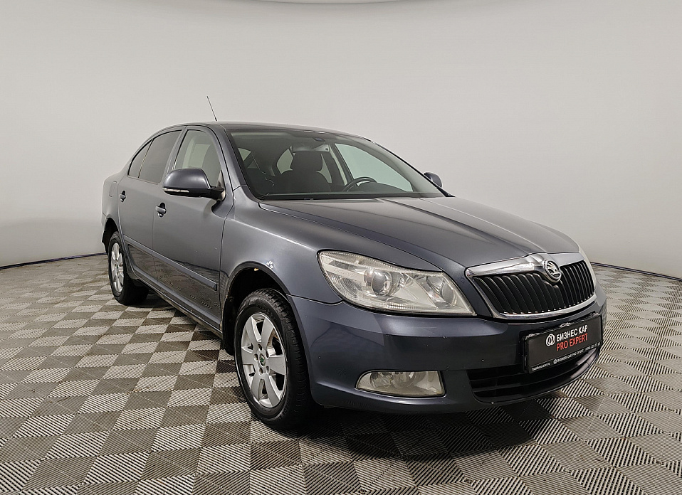 Skoda Octavia, II (A5) Рестайлинг 1.6 MT (102 л.с.)