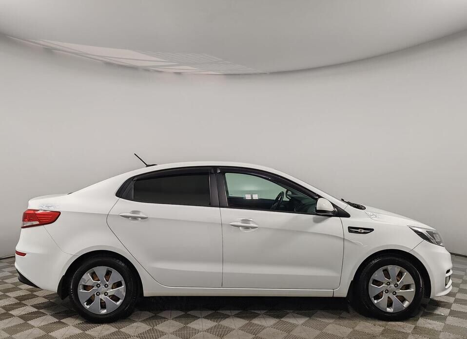 Kia Rio, III Рестайлинг 1.6 MT (123 л.с.)