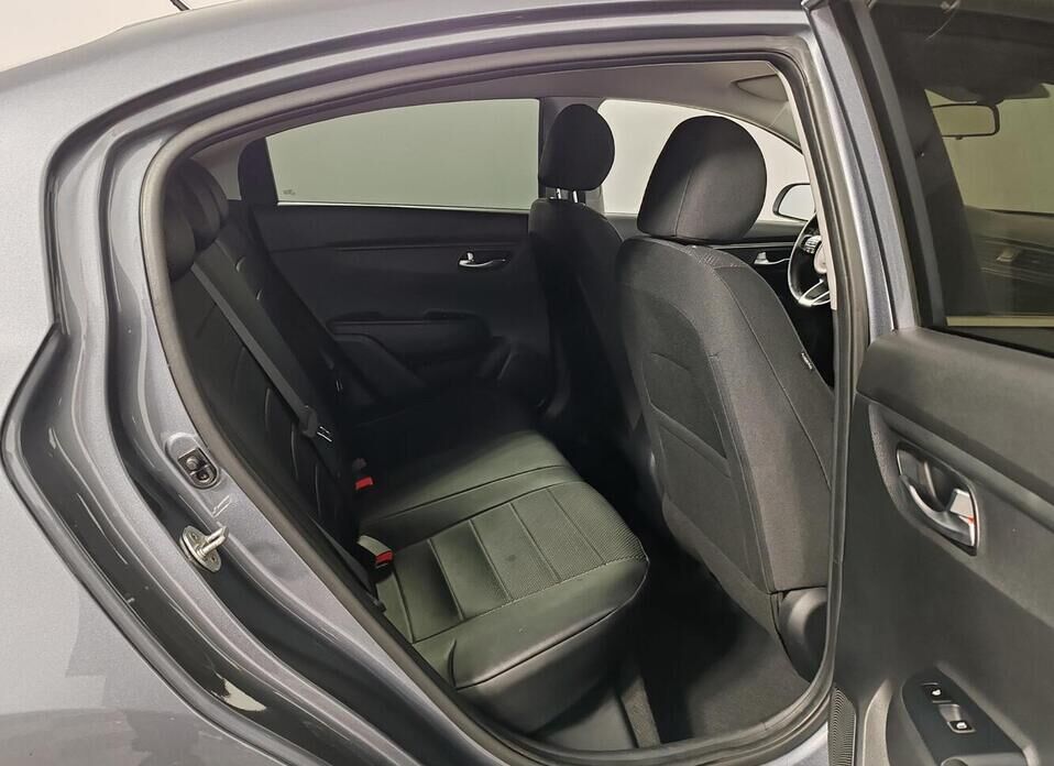Kia Rio, IV 1.6 AT (123 л.с.)