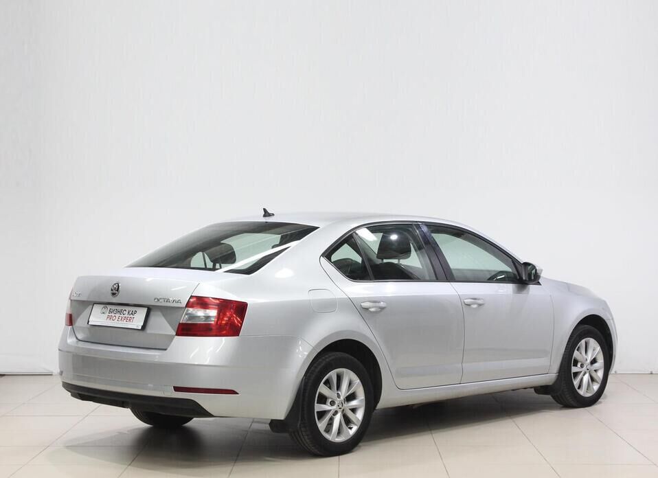 Skoda Octavia, III (A7) Рестайлинг 1.6 MT (110 л.с.)