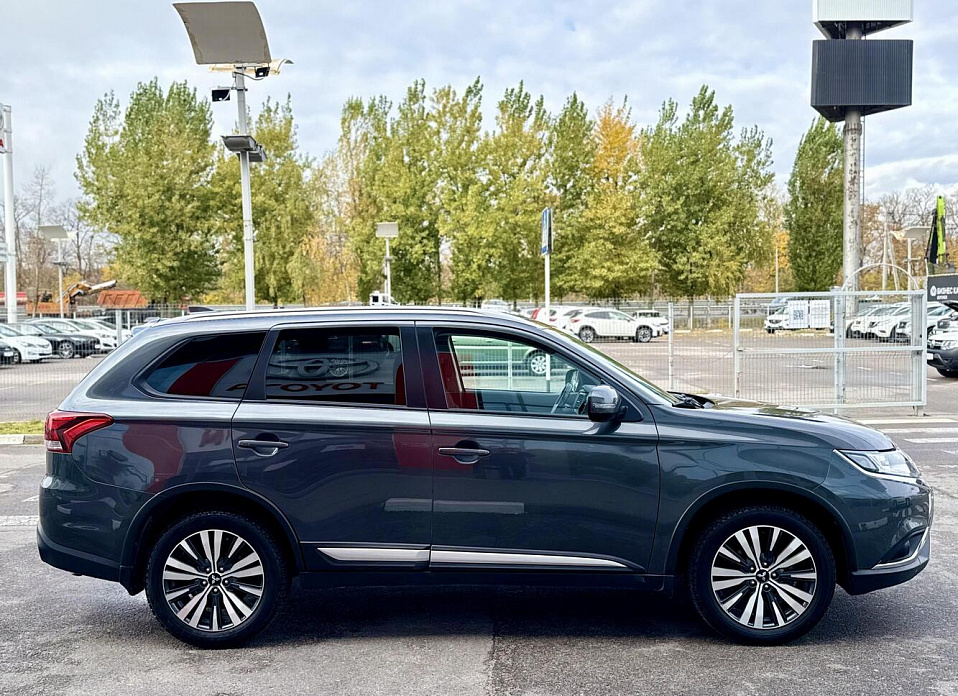 Mitsubishi Outlander, III Рестайлинг 3 2.0 CVT (146 л.с.) 4WD