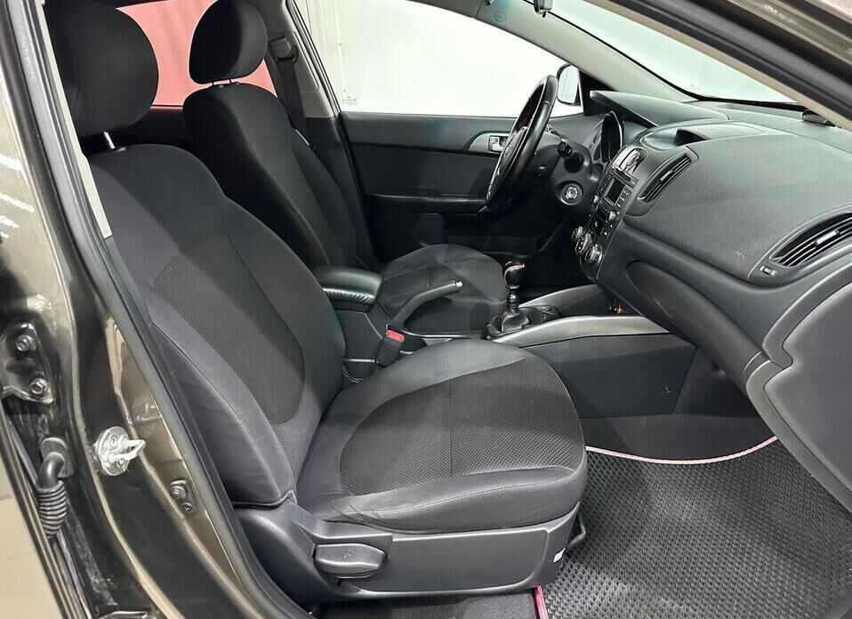 Kia Cerato, II 6-speed 1.6 MT (126 л.с.)