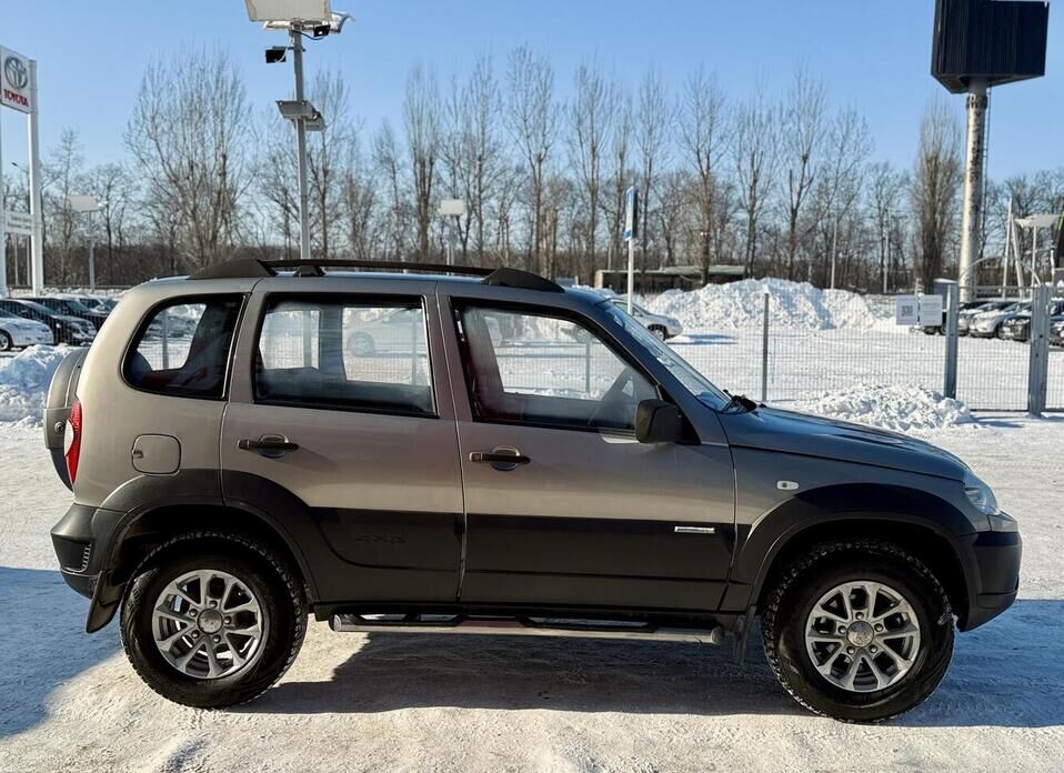 Chevrolet Niva, I Рестайлинг 1.7 MT (80 л.с.) 4WD