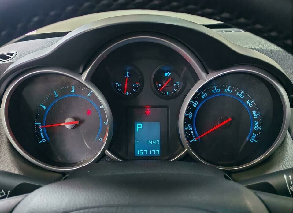 Chevrolet Cruze 1.6 AT (109 л.с.)