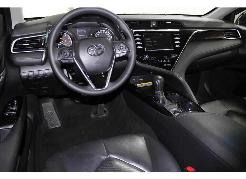 Toyota Camry, VIII (XV70) 2.5 AT (181 л.с.)