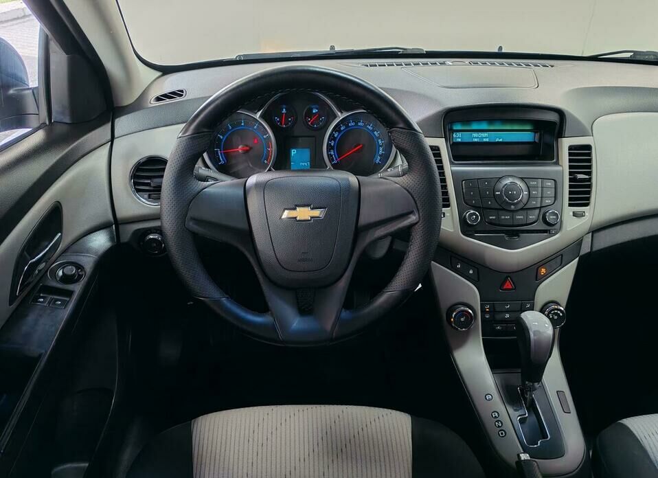 Chevrolet Cruze 1.6 AT (109 л.с.)