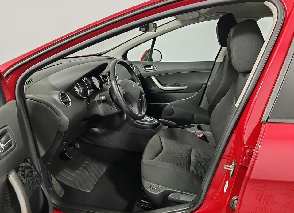 Peugeot 308 1.6 AT (120 л.с.)