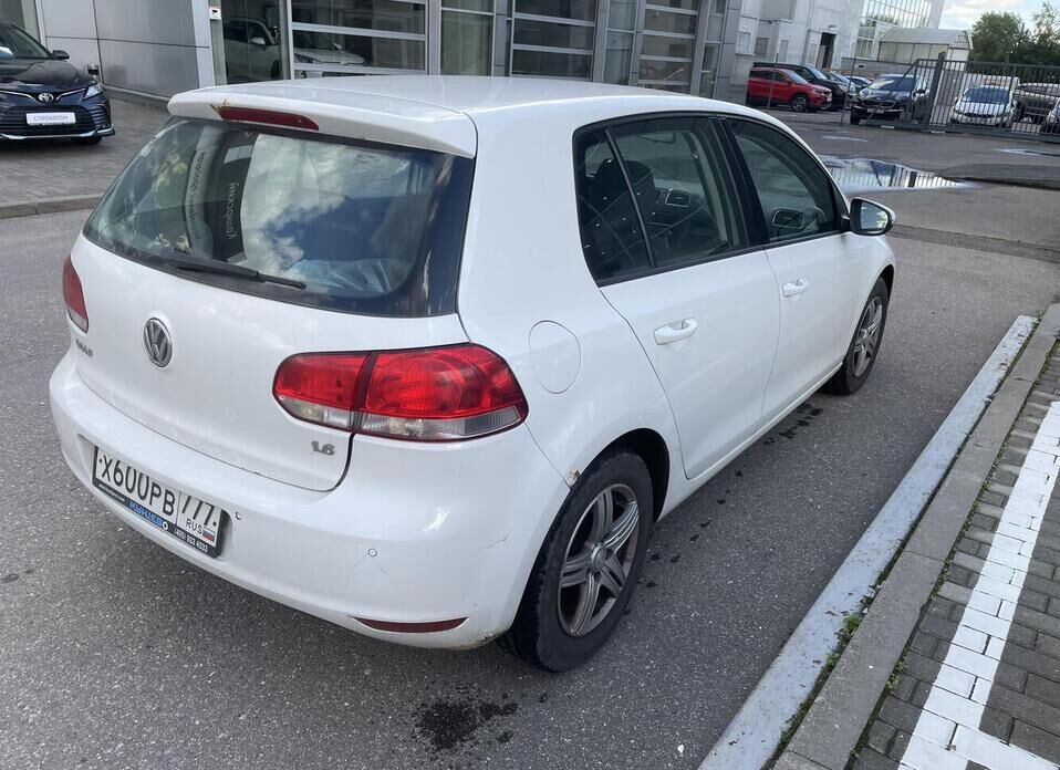 Volkswagen Golf 1.6 AMT (102 л.с.)
