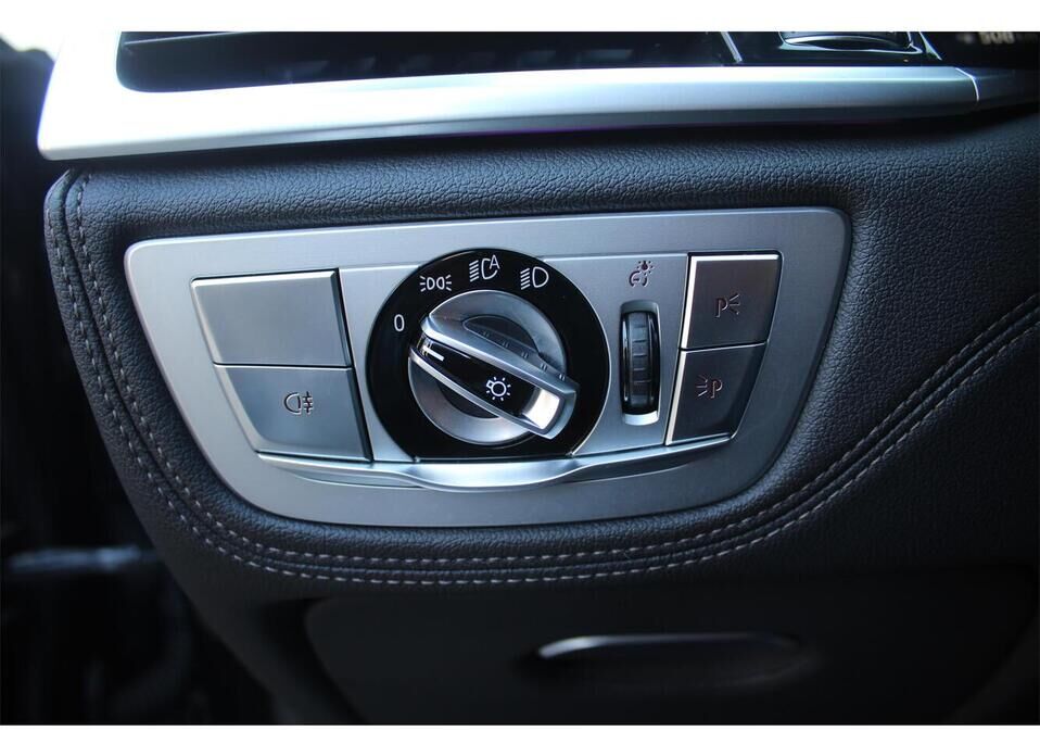 BMW 7 серии, VI (G11/G12) Рестайлинг 730Ld xDrive 3.0d AT (249 л.с.) 4WD