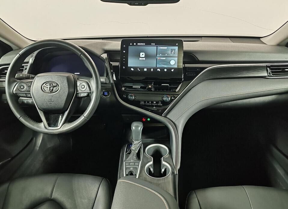 Toyota Camry, VIII (XV70) Рестайлинг 2.5 AT (209 л.с.)