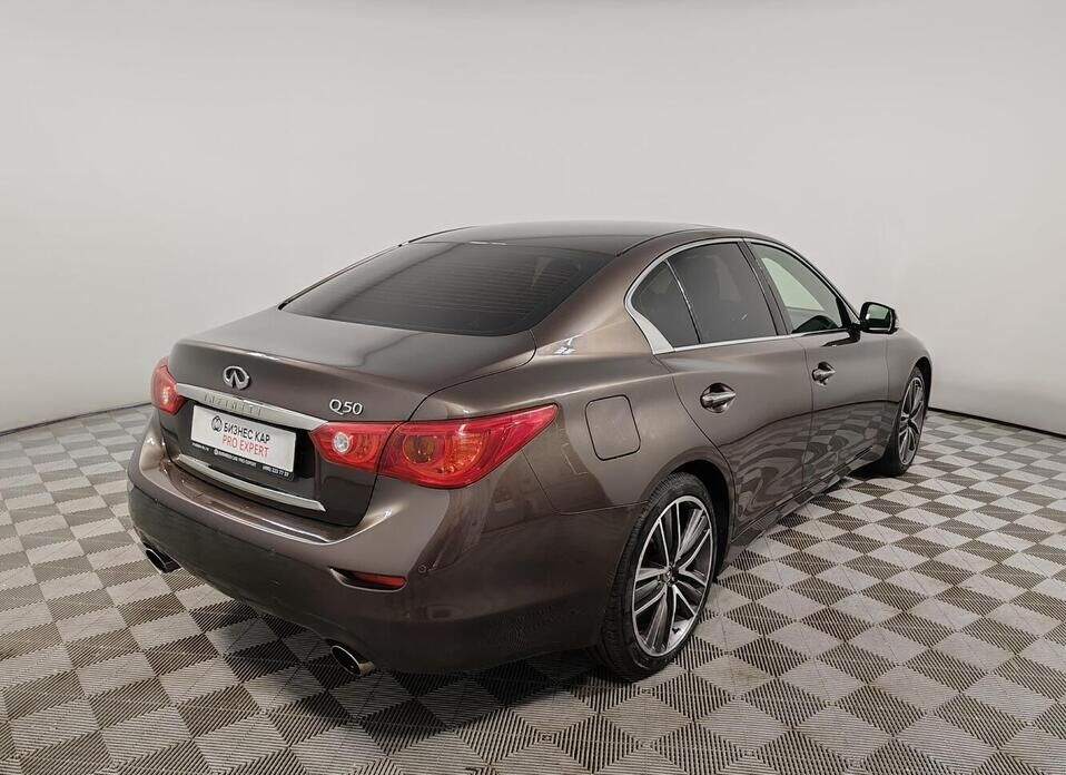 Infiniti Q50 2.0 AT (211 л.с.)