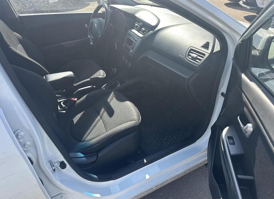 Kia Rio, III Рестайлинг 1.6 AT (123 л.с.)