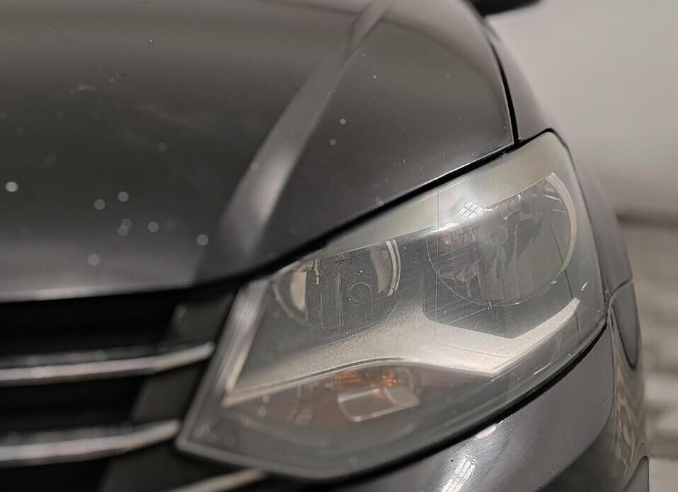 Volkswagen Polo, V Рестайлинг 1.6 AT (110 л.с.)