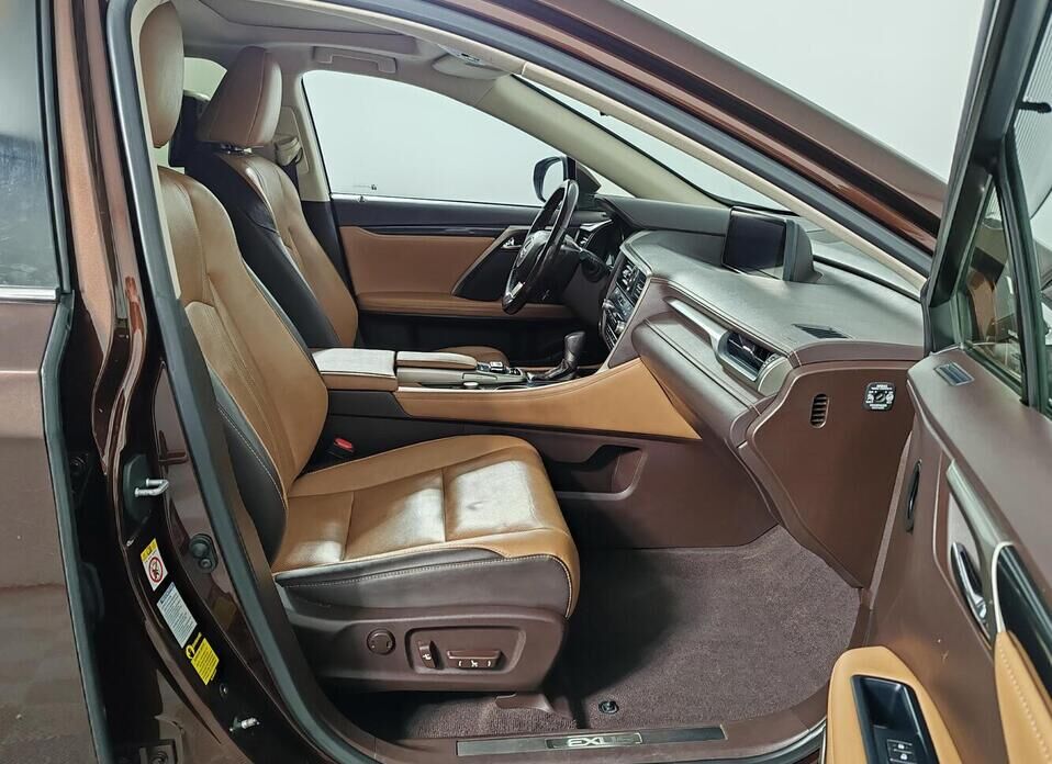 Lexus RX 200t 2.0 AT (238 л.с.) 4WD