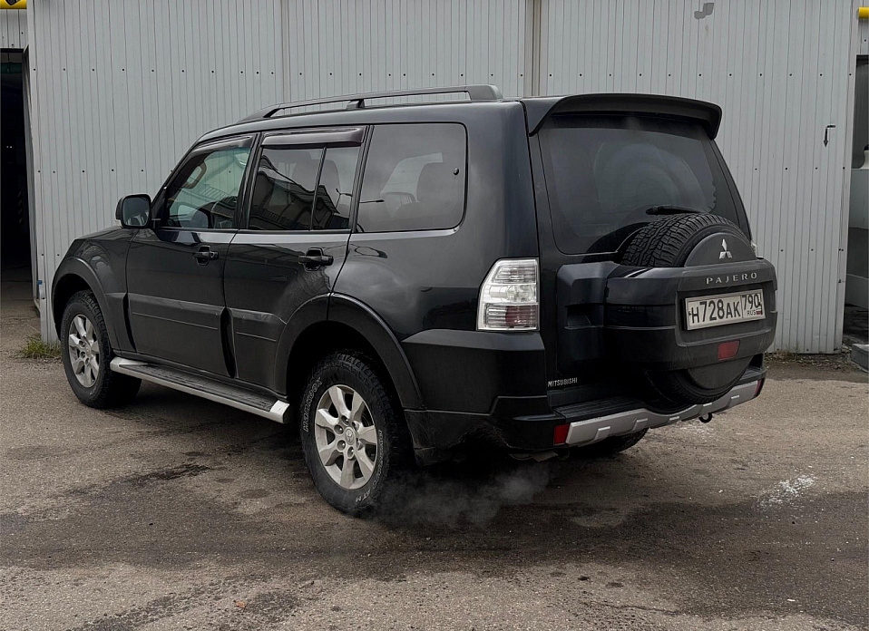 Mitsubishi Pajero, IV Рестайлинг 1 3.0 AT (178 л.с.) 4WD