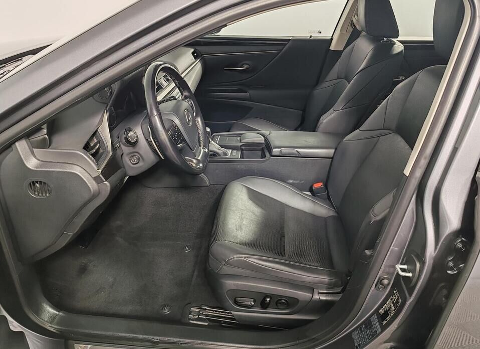 Lexus ES, VII 250 2.5 AT (200 л.с.)