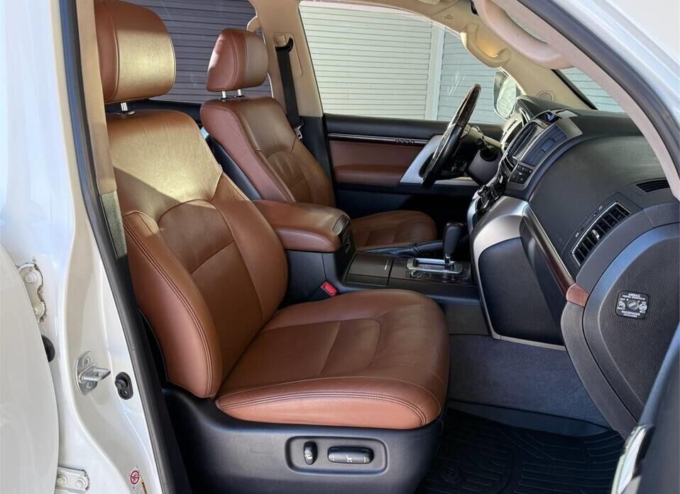 Toyota Land Cruiser, 200 Series Рестайлинг 1 4.5d AT (235 л.с.) 4WD